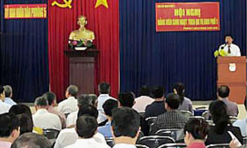 Họp  “đại diện”!